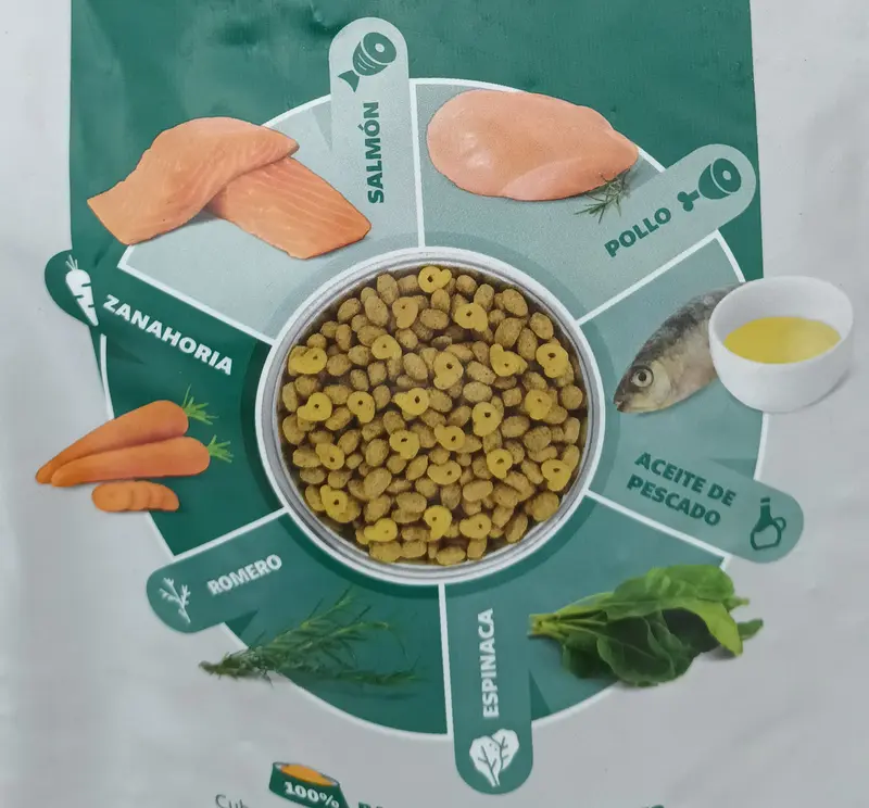 Foto de 9 Lives Delicias Hogareños - Esterilizados